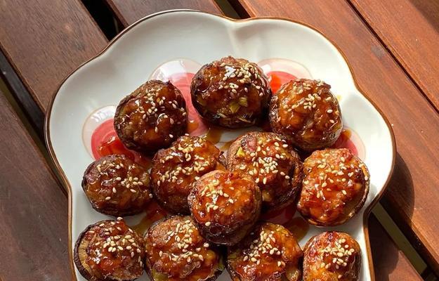 日式美食探秘（教你如何制作口感鲜美的日式照烧鱼丸串）