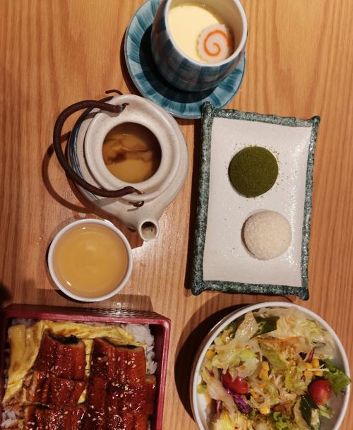 日式香烧鳗制作全攻略（掌握关键步骤）