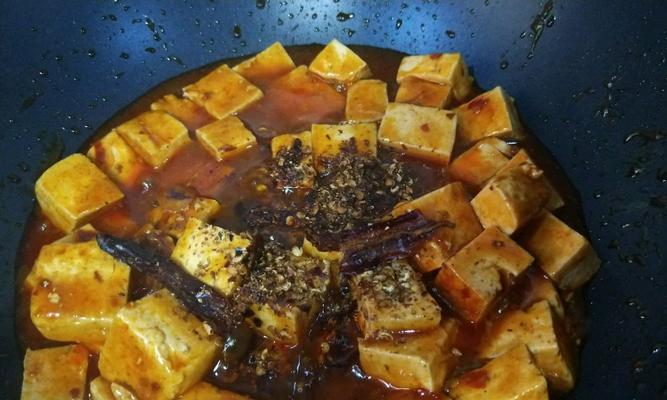 日式唐扬豆腐的做法（用豆腐做出日本经典美食/日本料理中的必备菜肴）