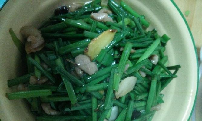 日式凉拌韭菜，清爽美味的夏日佳品（清新口感）