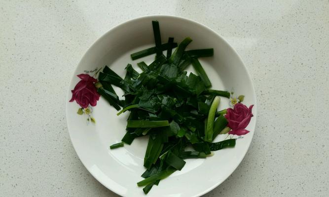 日式凉拌韭菜，清爽美味的夏日佳品（清新口感）