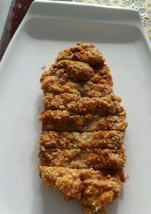 享受日式黑椒猪排美味的秘诀（掌握烹饪技巧）
