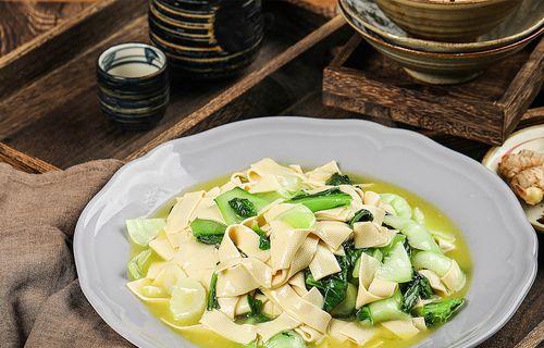 日式豆腐炒青菜的做法（健康美味的素菜料理）