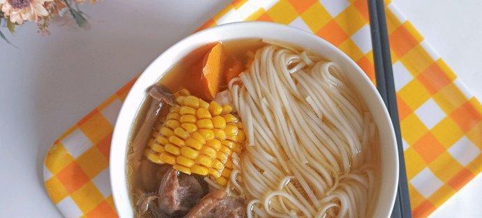 教你一招日式叉烧猪骨汤面，再也不用去日料店了（一碗美味滋润的日本美食）