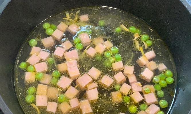 自制日本豆腐羹，简单易学（教你如何制作口感醇厚的豆腐羹）