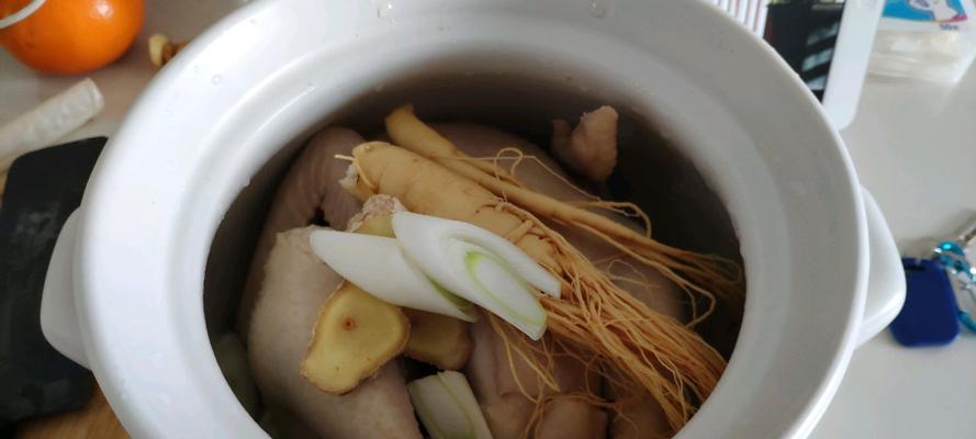 人参老母鸡汤的制作方法（家庭健康必备的食谱）