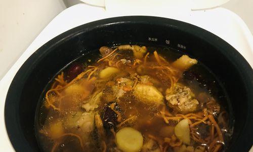 人参老母鸡汤的制作方法（家庭健康必备的食谱）