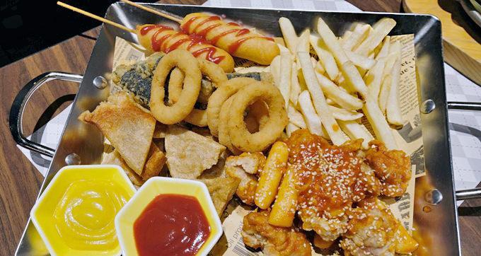 用热狗夹鱼板，带来更好的烧烤体验（教你制作热狗夹鱼板）