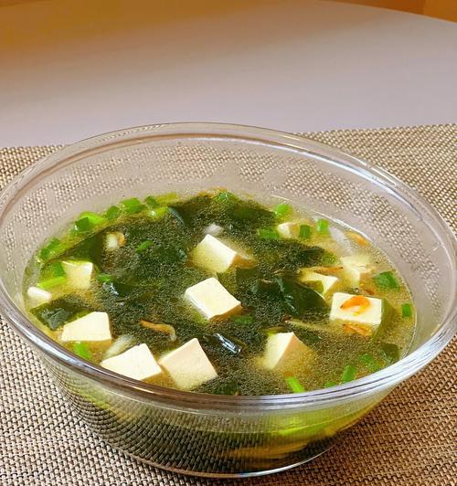 裙带菜肉丝汤的做法（家常美味）