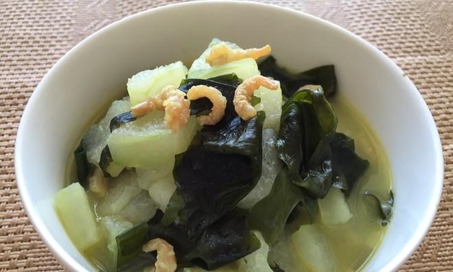 家常美食，裙带菜汆丸子汤（鲜美可口）