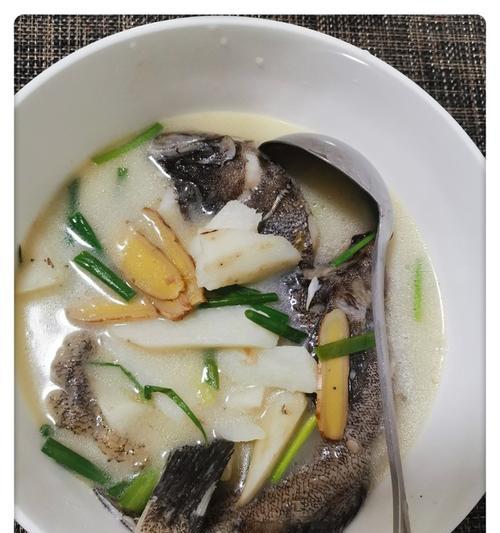 侧鱼茵陈汤的烹制及食用方法（传统药膳的美味佳肴）