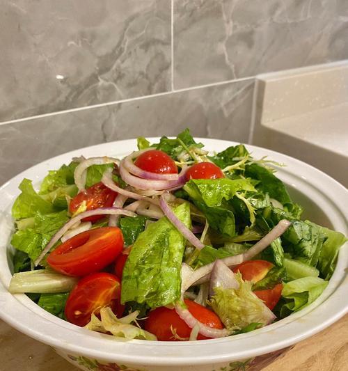 不正宗东北大拌菜的美食艺术（用家常做法打造地道口感）