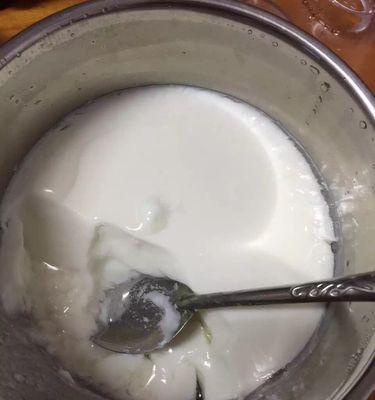 不用酸奶机，自己动手做美味酸奶（简单易学的做法）