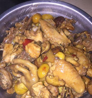 不太像黄焖鸡的黄焖鸡米饭（用不同方式做出美味的黄焖鸡米饭）