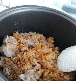 电饭锅焖饭，健康又便捷（简单烹饪）