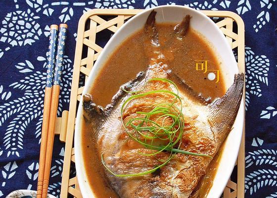 炸鲳鱼的制作方法详解（传统美食）