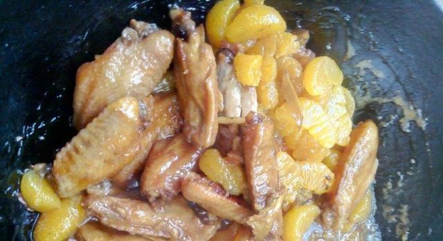 鲜香可口，糟鸡翅的制作全攻略（烹饪美食）