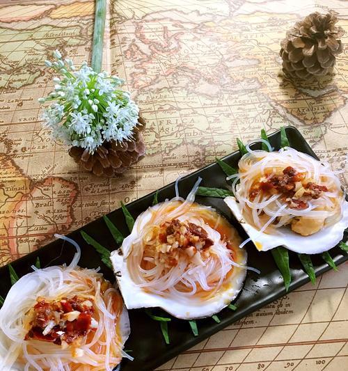 美食之旅-油泼扇贝的制作（领略独特的口感和风味/贝类烹饪的经典之作）