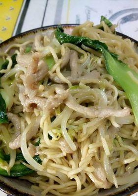 油豆腐肉丝炒面的做法（用油豆腐让炒面更加美味）