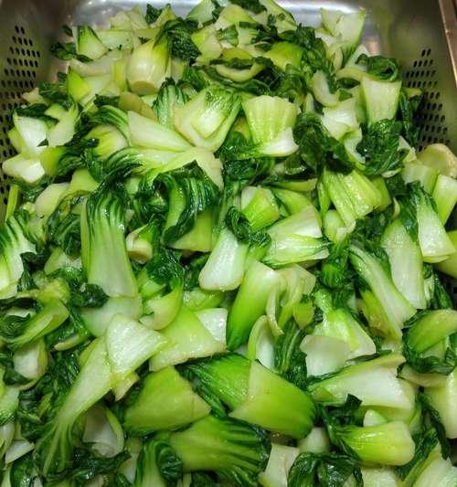 美味油菜烧素排（家常素菜的健康选择）