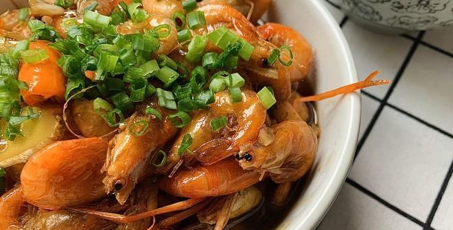 香炸小米虾的做法（以油爆的方式）