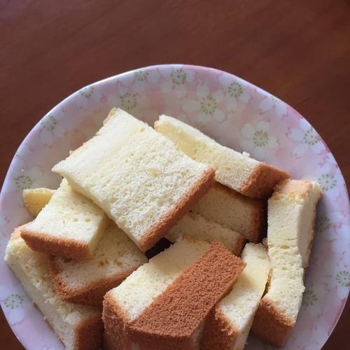 轻松学会用面包机做海绵蛋糕（简单易学的制作方法）