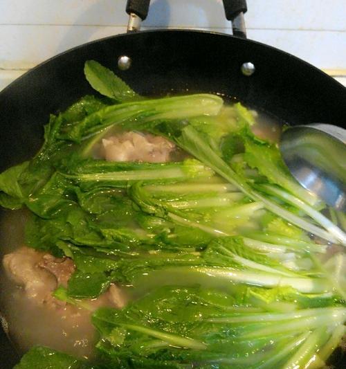 热门美食-羊排白菜粉丝汤（做法详解）