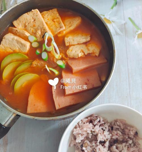 延边辣白菜炖豆腐，鲜香味美（传统风味佳肴）