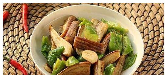 小炒爽滑腾菜的绝妙做法（用家庭厨艺制作美味腾菜）