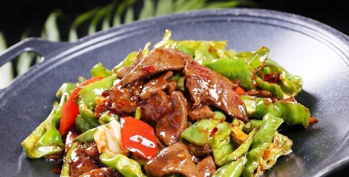 小炒腊猪肝的做法（如何制作美味可口的小炒腊猪肝）