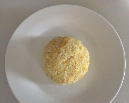 小草帽蛋炒饭的做法（蛋香四溢）