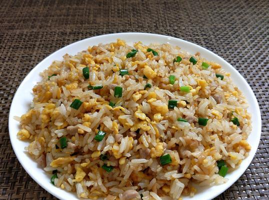 美味可口的香芋萝卜干焖饭（做法简单）