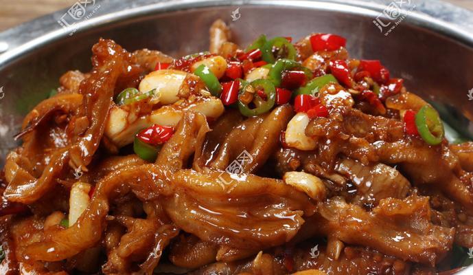 香酥鸭掌的制作方法（以一口香鸭掌的做法为主题）