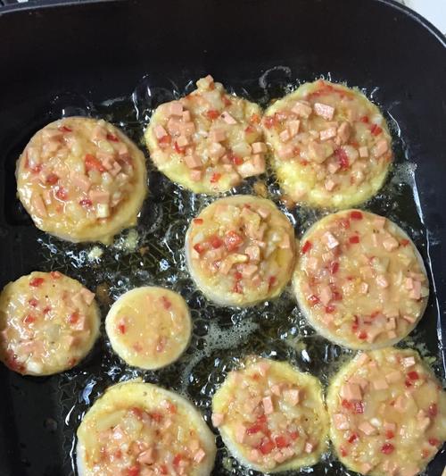以香酥土豆泥小饼的做法，轻松DIY美味小吃（独家秘籍）