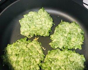 香酥芹菜饼的制作方法（美食制作）