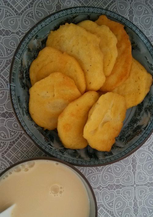一口香酥，一口豆沙（传统口感与创意搭配的完美融合）