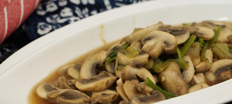 美味鲜菇爆炒鸡肉（简单易做）