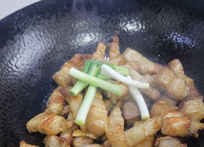 鲜美冬笋炒五花肉，健康又营养（教你如何制作一道美味又健康的家常菜）