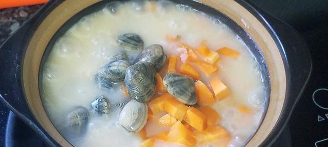 以鲜鲍鱼粥为美味健康的代表的烹饪方式（鲍鱼粥的独特口感和营养价值）