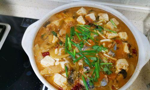 五香豆腐鱼的制作（传统美食的烹饪技巧与口感体验）