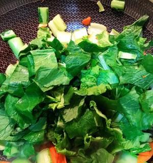 五花肉烩小白菜的制作方法（营养美味）