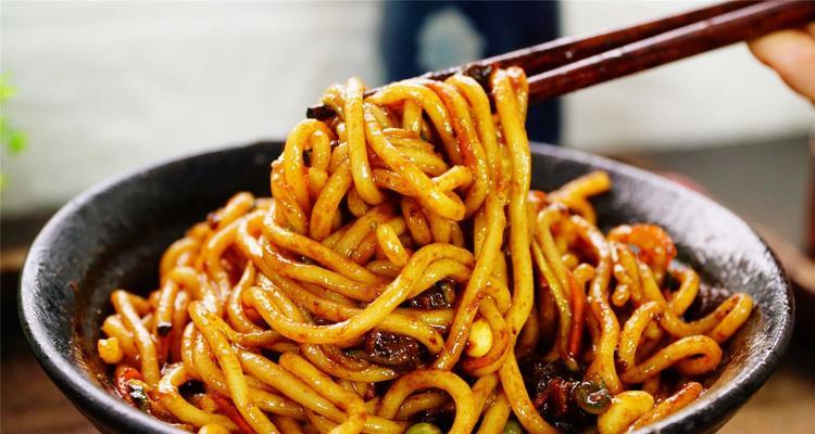 五彩炸酱面的制作方法（色香味俱全）