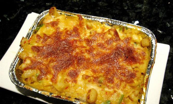 美味甜椒芝士焗饭（以色香味俱全的食材）