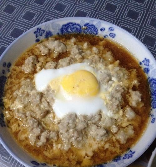 美味又简单——甜椒蒸蛋（用料简单）