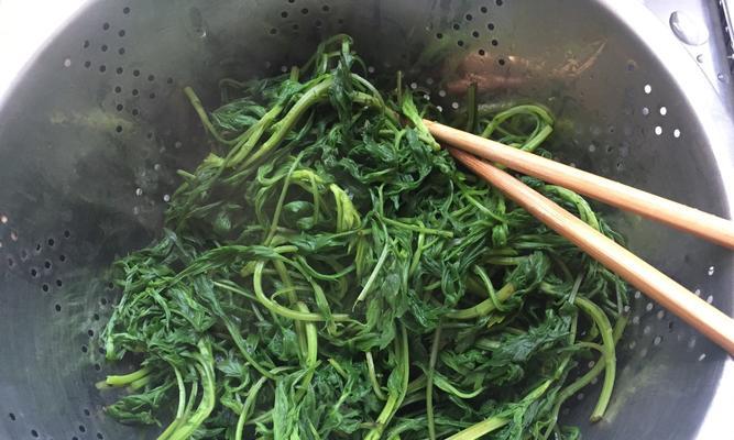 甜艾糍——甜美与健康的结合（一种传统美食的现代呈现）