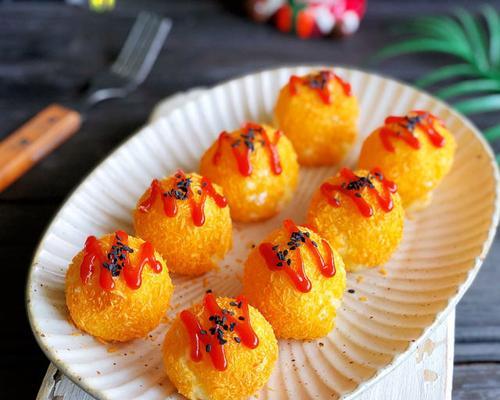 田园土豆球的制作方法（用新鲜材料烤出美味土豆球）
