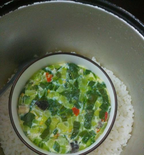 田园蔬菜丁美食制作方法（一道清爽美味的健康佳肴）