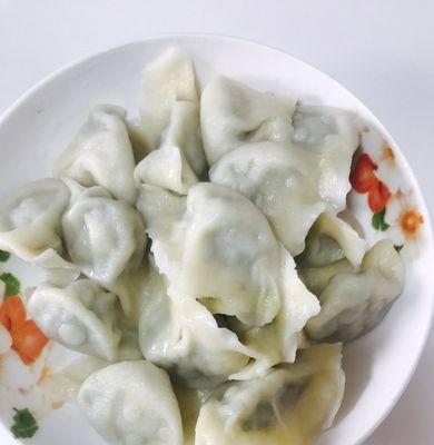 天津初一素馅饺子的制作方法（让你在家也能品尝正宗的天津小吃美味）