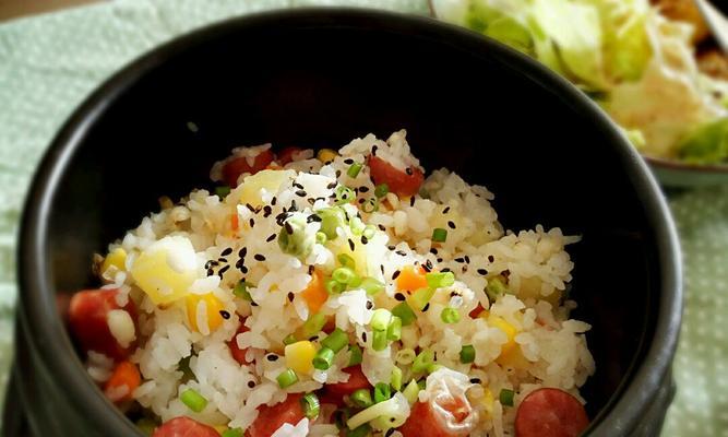 特色焖饭，一锅鲜香满足（用心熬制）