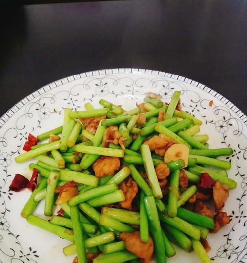 蒜香炒肉，美味解馋（用蒜毫提香）